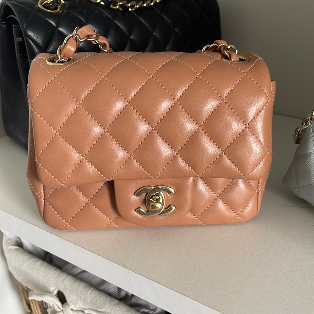 Chanel Mini Flap - Picture 1 of 5